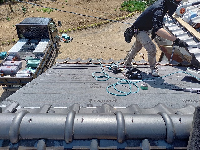 樹脂製瓦桟の設置